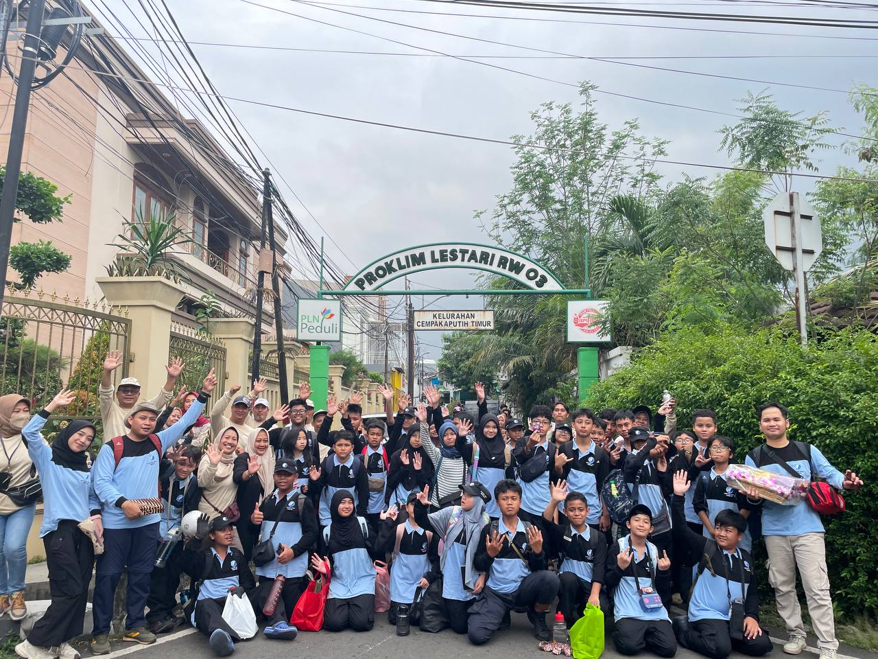 Project Based Learning: Siswa SMP SAC Belajar Kelola Lingkungan di Kampung SAMTAMA