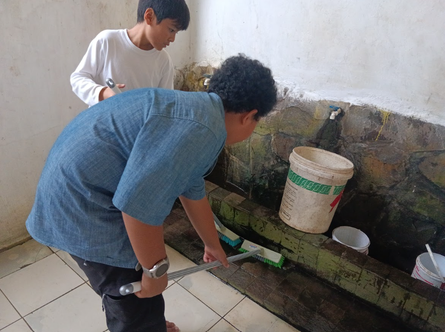 Ramadan Camp Ramah Lingkungan dengan Menjaga Kebersihan dan Mengurangi Food Waste